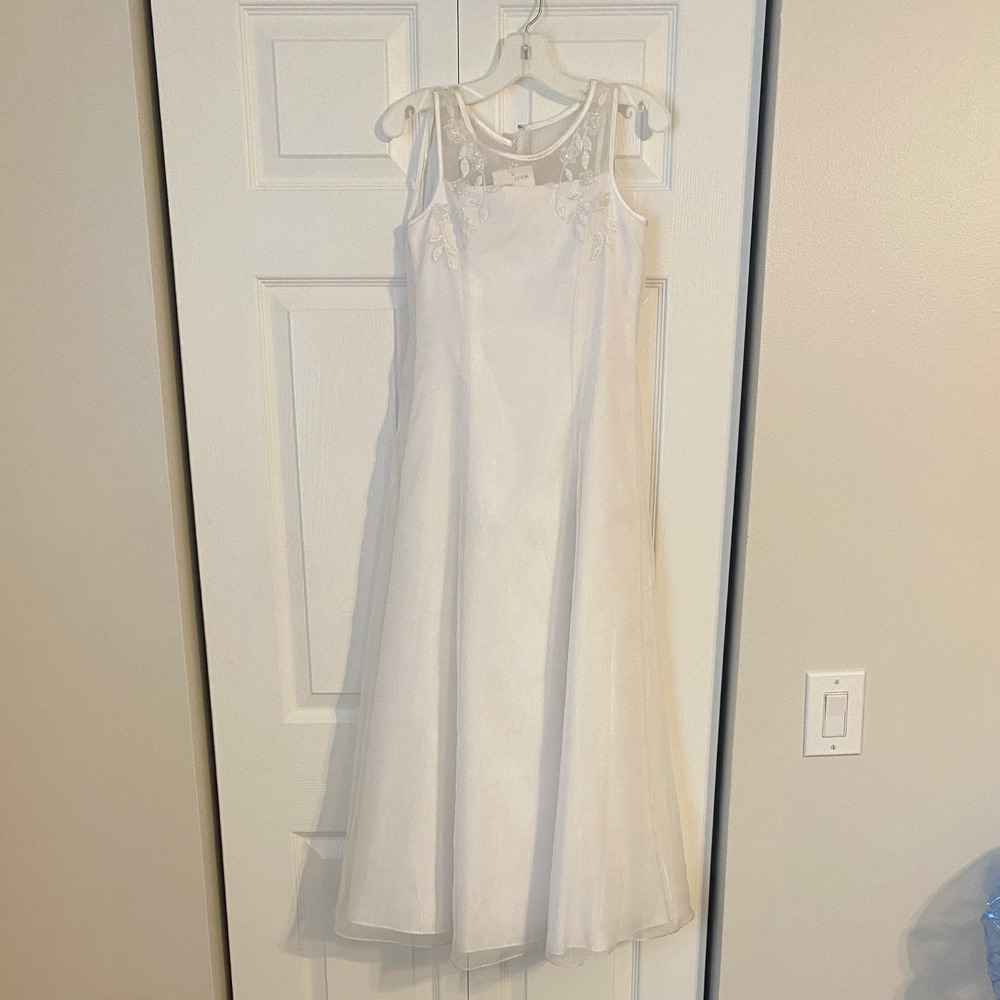 Davids Bridal White Floral Beaded Illusion Gown Girls 8 with Matching Headpiece